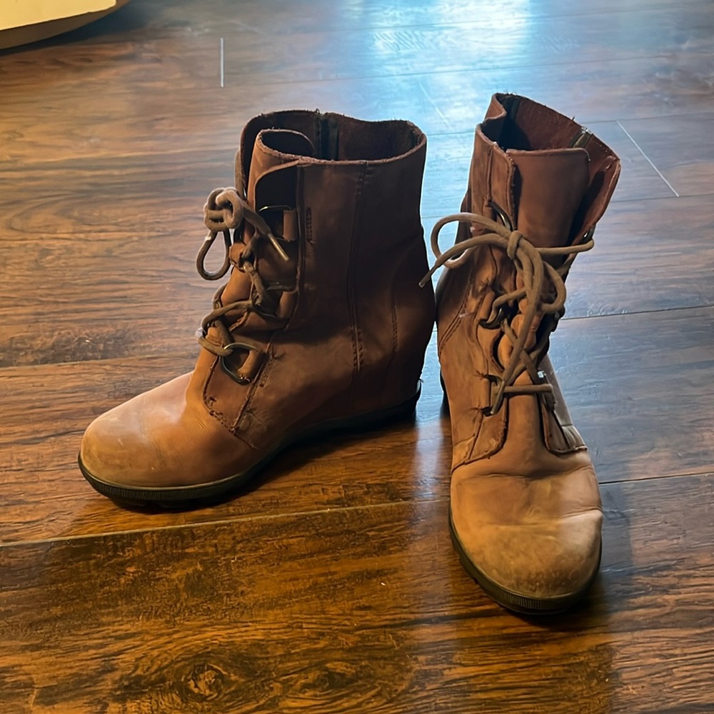 Womens Joan of arctic wedge ankle boots